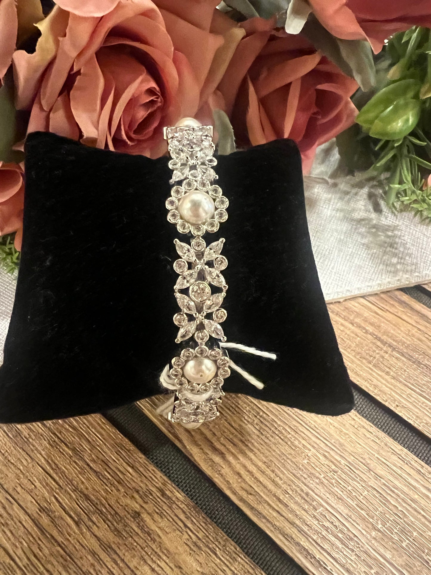 Swarovski pearl bangle