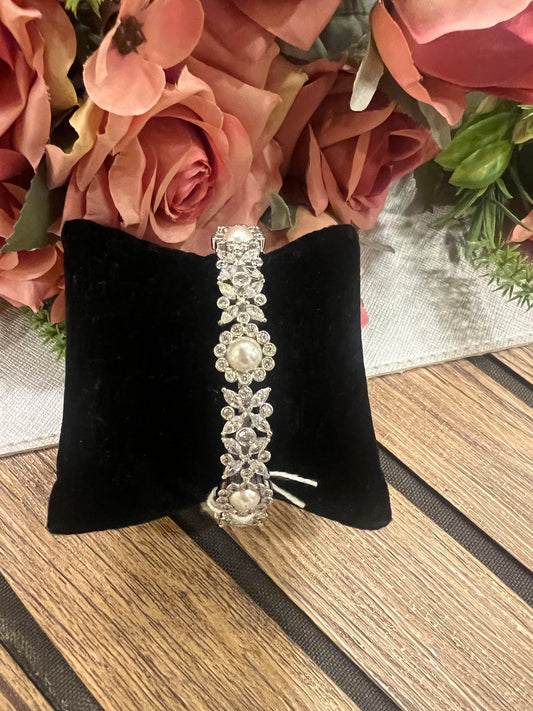 Swarovski pearl bangle